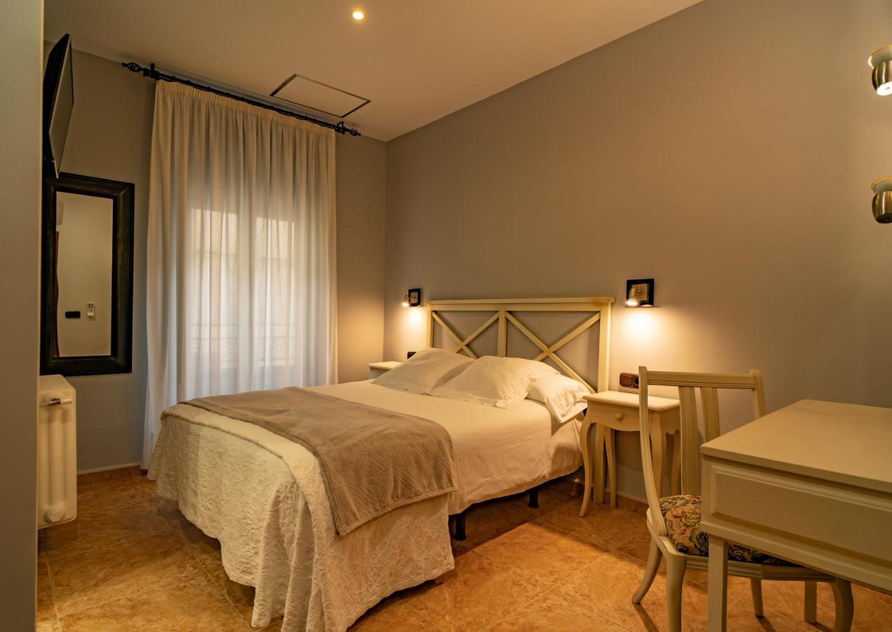 Hotel Alfonso IX (Adults Only) Caces Dış mekan fotoğraf