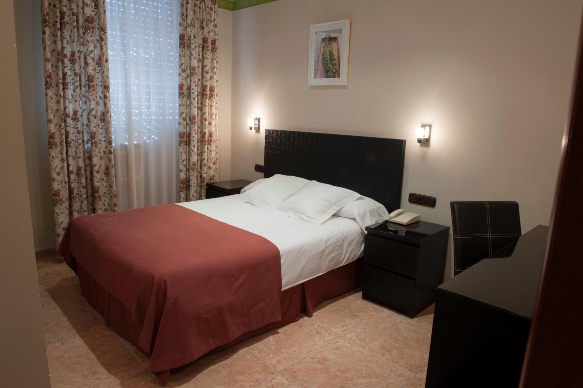 Hotel Alfonso IX (Adults Only) Caces Dış mekan fotoğraf