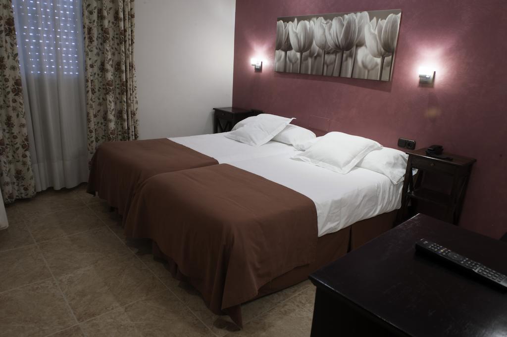 Hotel Alfonso IX (Adults Only) Caces Dış mekan fotoğraf