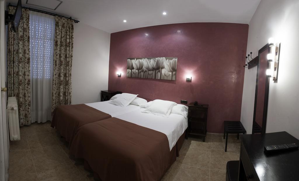 Hotel Alfonso IX (Adults Only) Caces Dış mekan fotoğraf